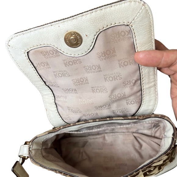 - MICHAEL KORS  Mini Crossbody bag , adjustable Strap - Picture 4 of 8